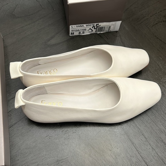 Franco Sarto Women's Vana Flat - Picture 6 of 11